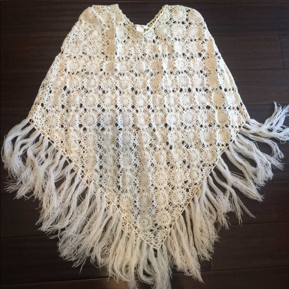 Crochet Poncho by MaxStudio